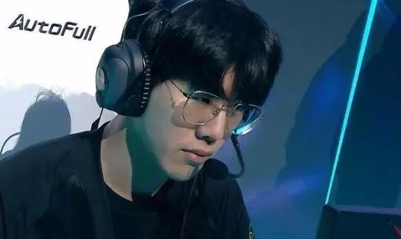 担外界认为 担外界认为